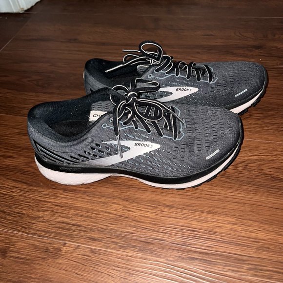 BROOKS RUNNING SHOES - Picture 2 of 3